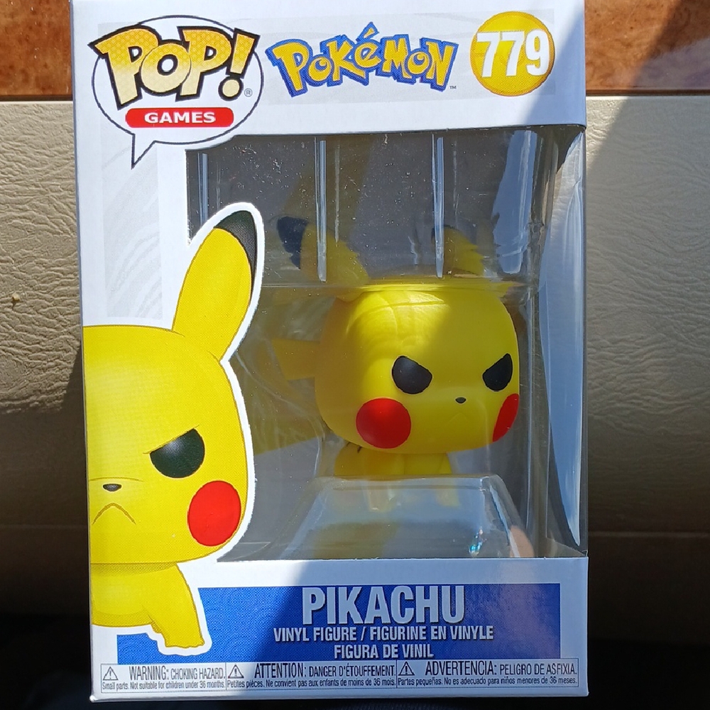 NWOT Funko Pop Pokemon Pikachu Vinyl Figure